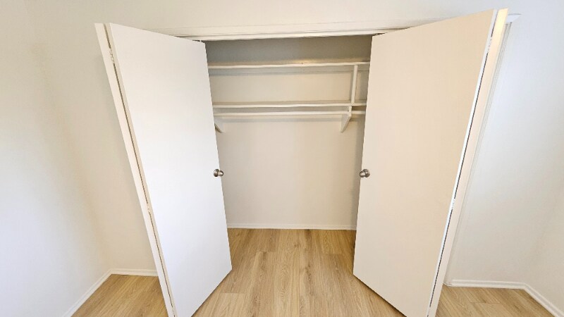 Building Photo - 1130 N Fuller Ave