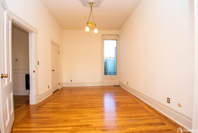 Building Photo - 923 Treat Ave