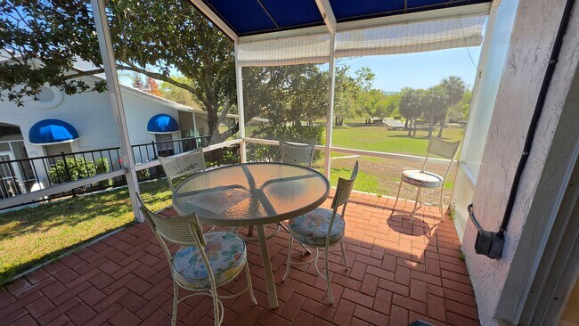 Building Photo - Golf Course Living in a Gated Harbor Hills Country Club – Lady Lake, FL