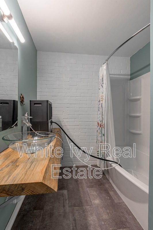 Building Photo - 356 Peach Is Rd