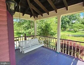 Building Photo - 1195 Westbourne Rd