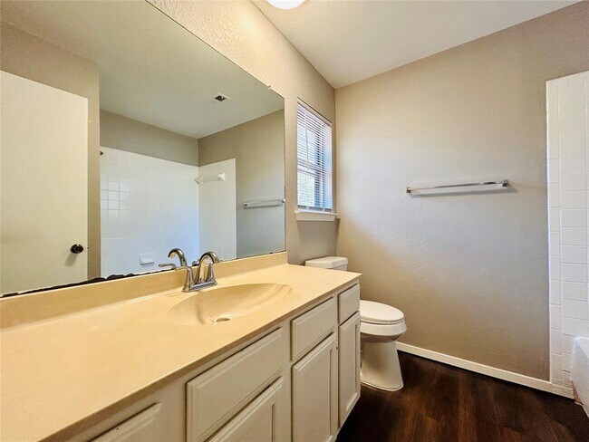 Building Photo - 7613 Navarro Pl