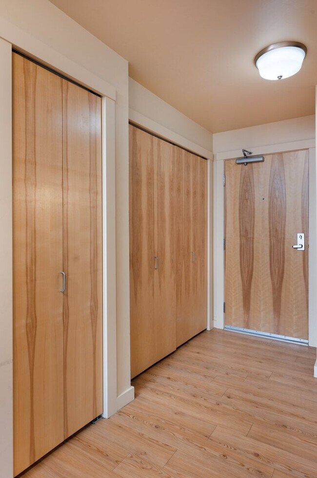 Building Photo - 228 S Cottonwood, Unit #110
