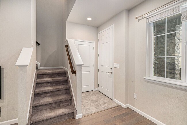 Building Photo - Stunningly Updated 3-Bedroom, 2-Bathroom T...