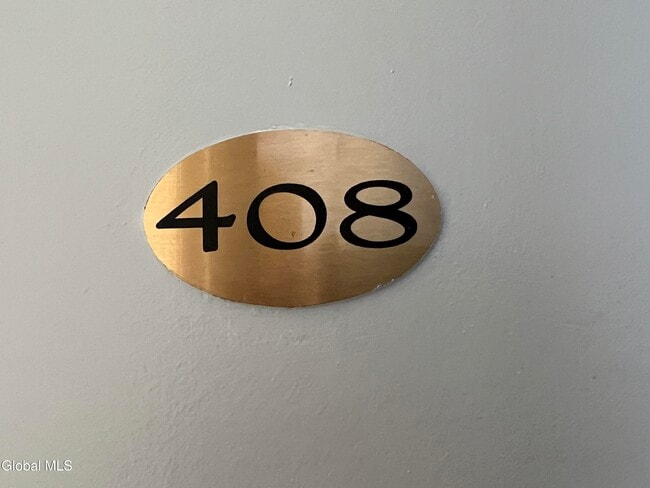 Building Photo - 5 Broadway