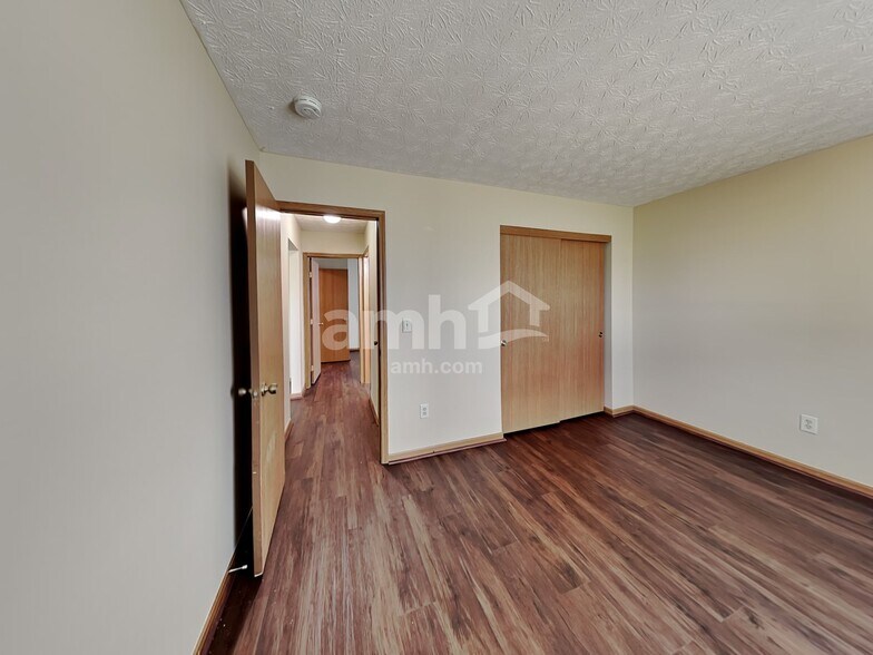 Building Photo - 461 Dover Pond Dr