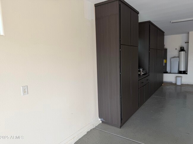 Building Photo - 1322 E Gemini Pl