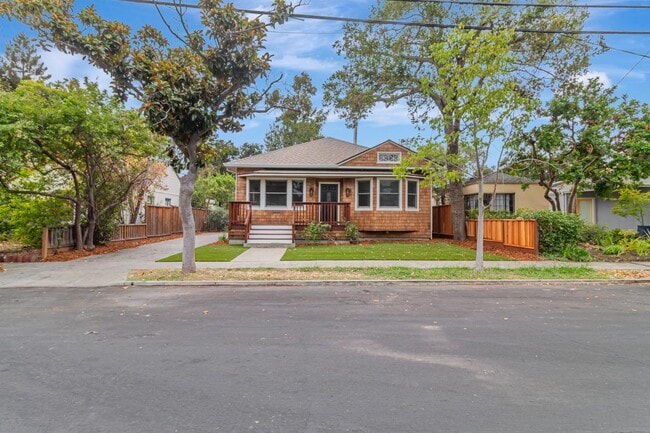 Building Photo - 2280 Hanover St