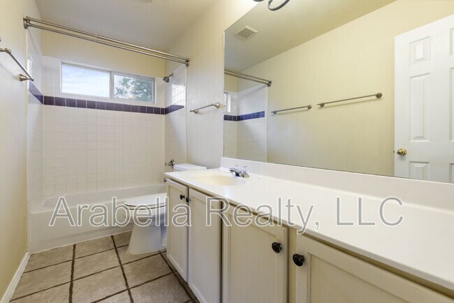 Building Photo - 2832 Berry Trace