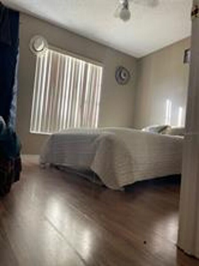 Building Photo - 751 Country Woods Cir