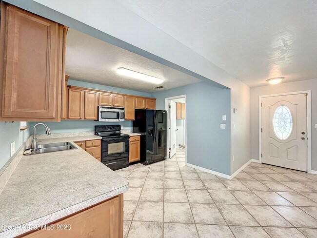 Building Photo - 305 Belmont Dr