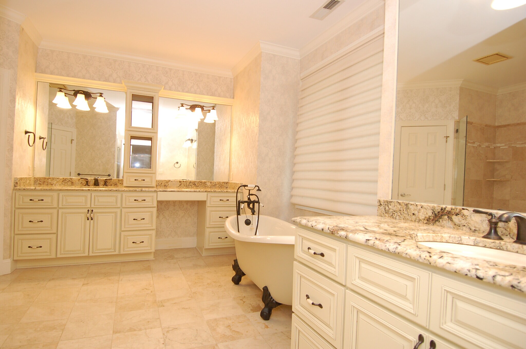 Primary Bath - 103 Withwyndle Ct