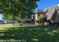 Building Photo - 3905 N Rockwell Ave