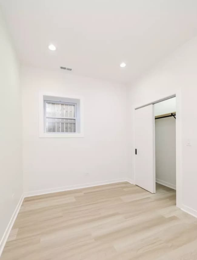 Building Photo - 1052 N Central Park Ave