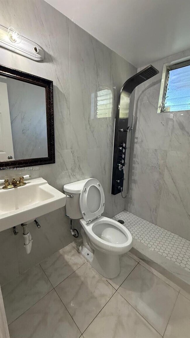 Building Photo - 2127 Cleveland St