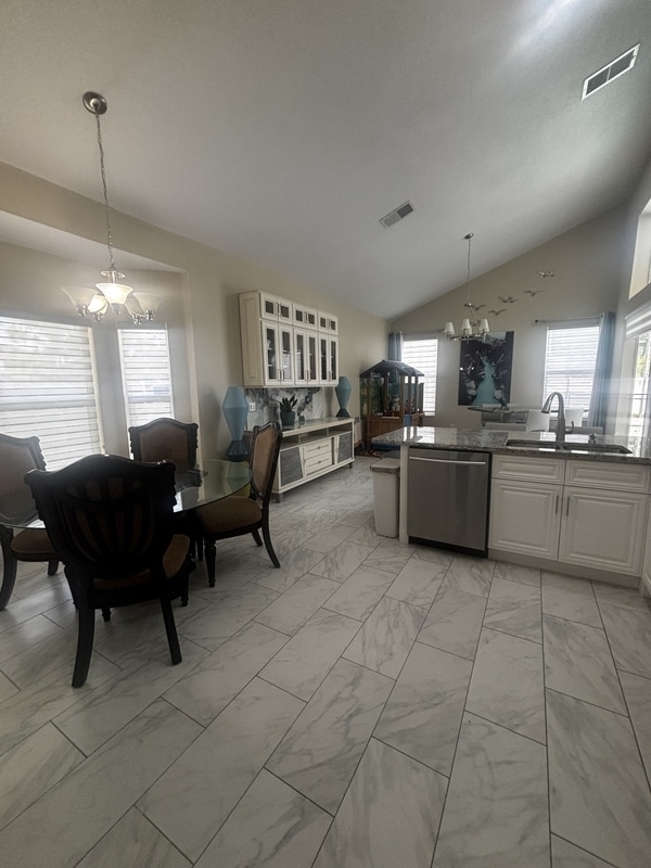 Building Photo - 12672 Lakebrook Dr