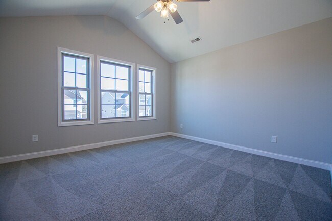 Building Photo - Pet Friendly Four Bedroom!