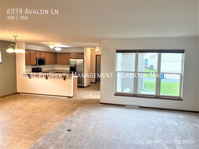 Building Photo - Stunning new contruction house in beautifu...