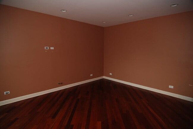 Building Photo - 1529 W Hollywood Ave
