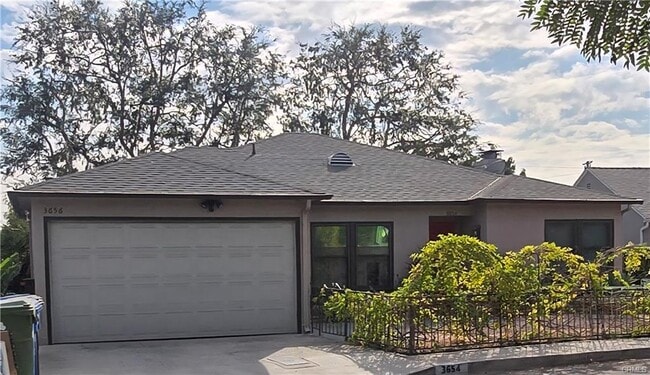 Building Photo - 3654 Roderick Rd