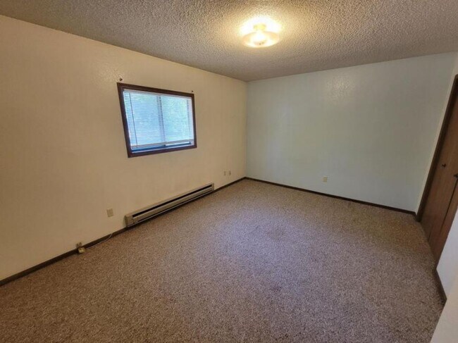 Building Photo - 4 bedroom in Billings MT 59101