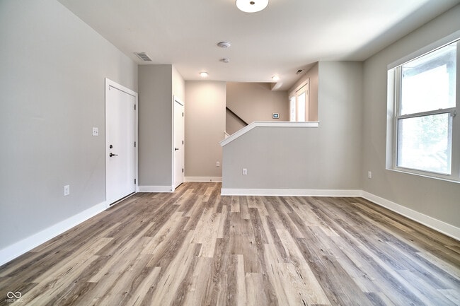 Building Photo - 1856 McQuat Pl