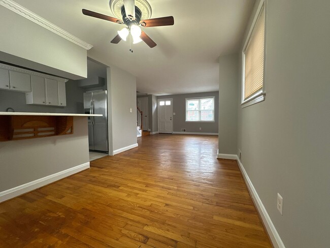 Building Photo - Three-Bedroom House In Parkville