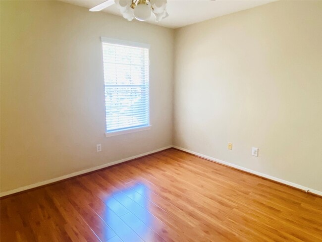Building Photo - 1703 Berkoff Dr