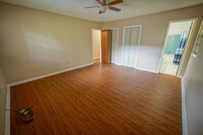 Building Photo - 410 Gaither Dr