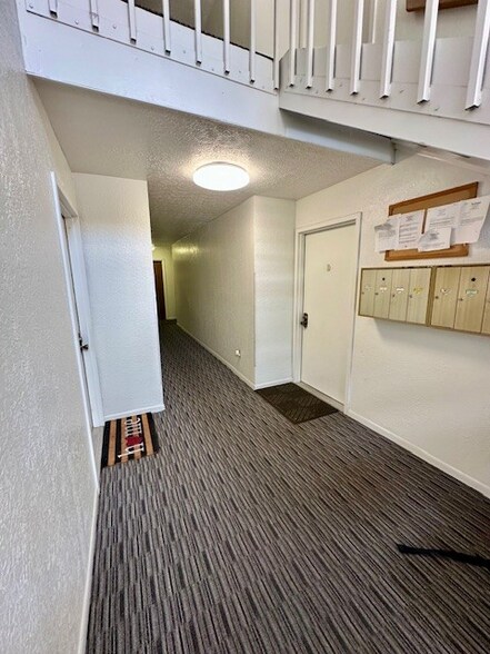 Building Photo - 2261 Hedgerow Road