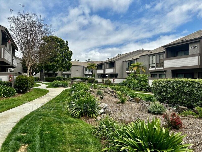 Building Photo - 9249 Village Glen Dr