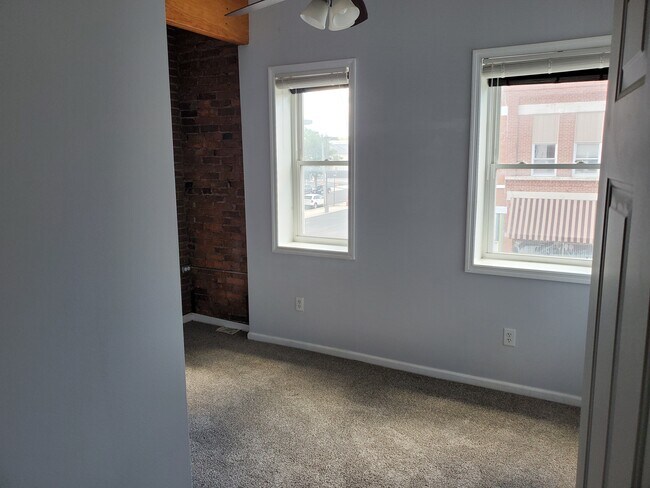 North bedroom - 109 N Main St