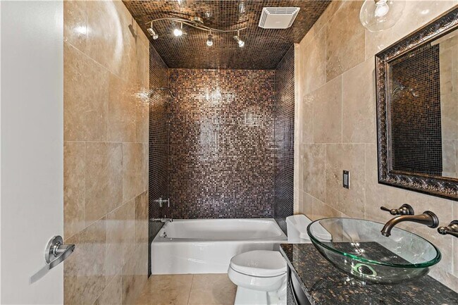 Building Photo - 3180 Mathieson Dr NE