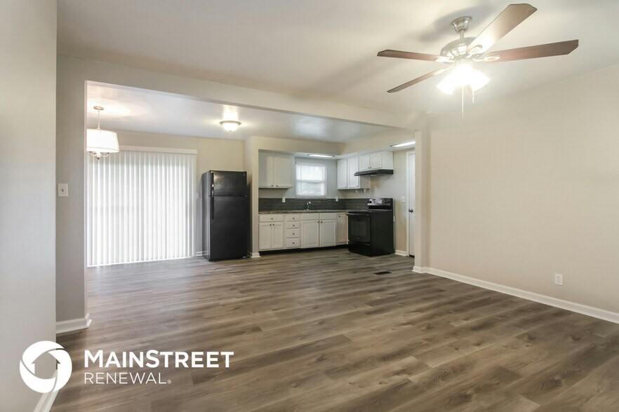 Building Photo - 5105 Rixon Ave