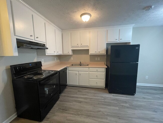 Building Photo - 2 bedroom 2 bath ranch Duplex in Douglasville, GA