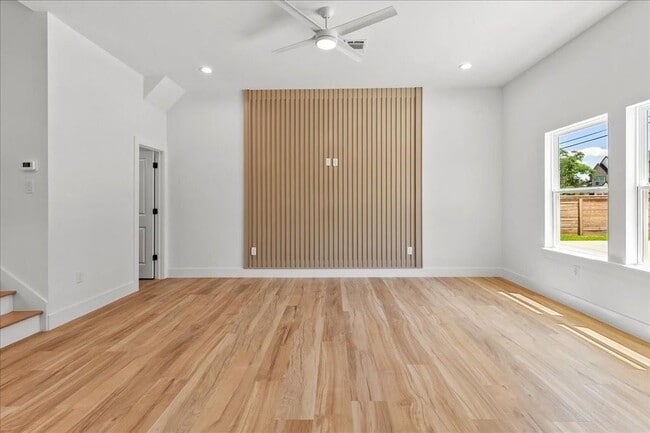 Building Photo - 8321 Observatory St