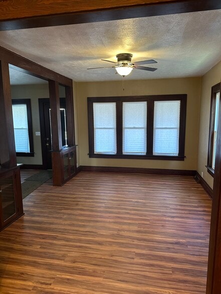 Building Photo - 1025 Pinewood Ave