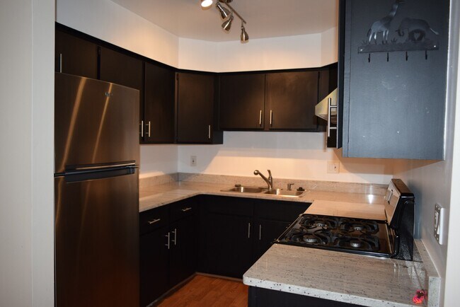 Building Photo - 37373 Clubhouse Dr