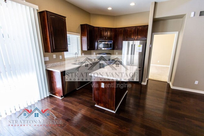 Building Photo - 544 N Alma School Rd