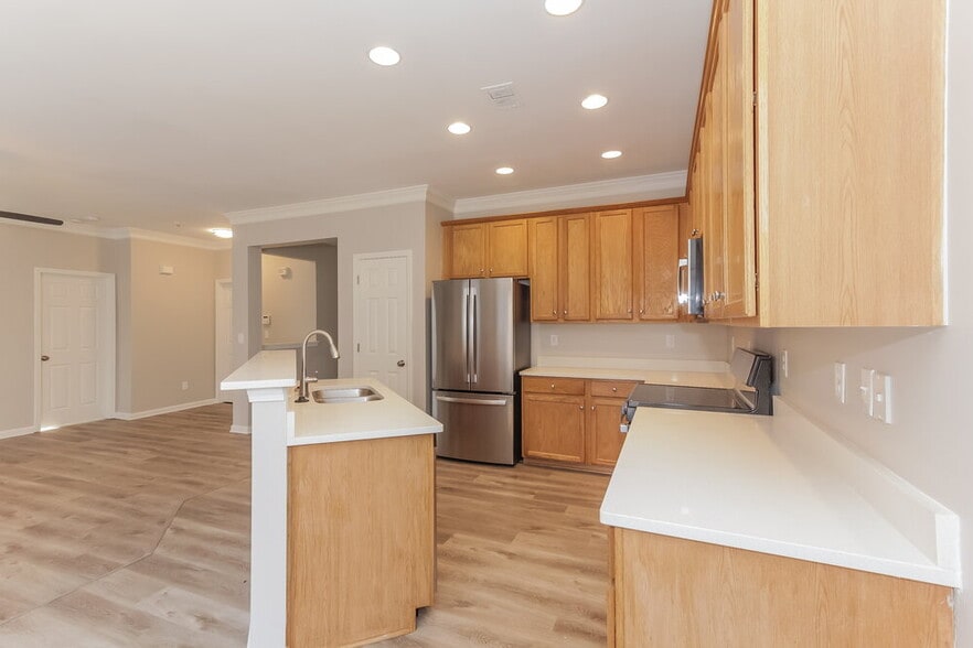 Building Photo - 1020 Breakmaker Ln