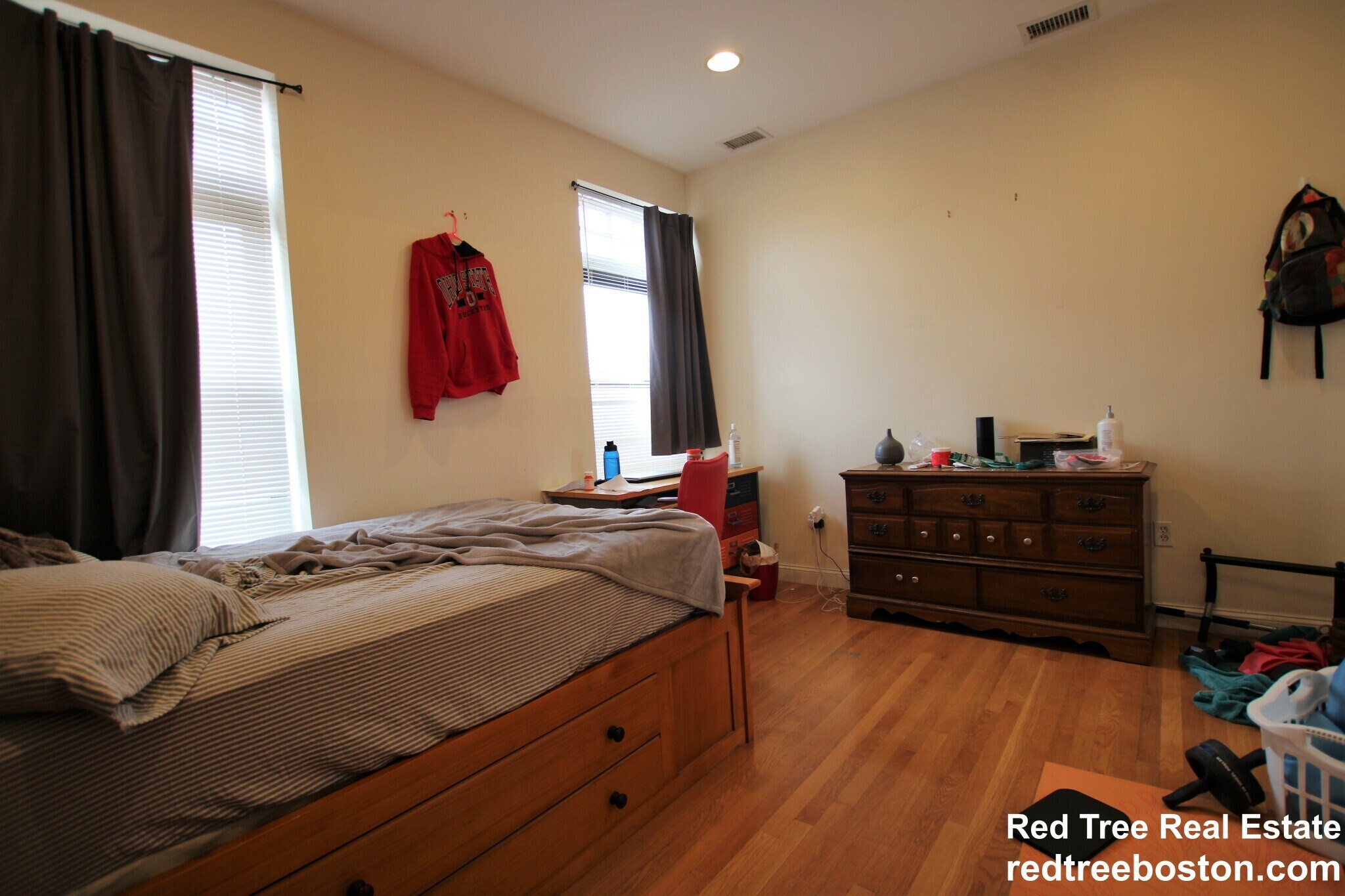 Building Photo - 1801 Beacon St