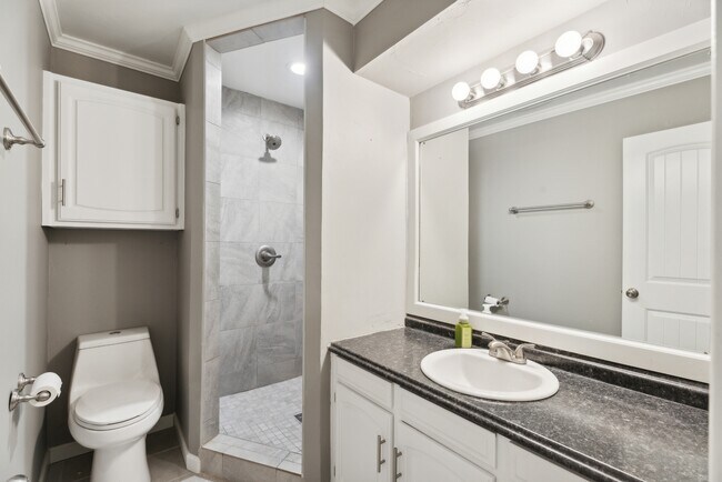 Building Photo - 2904 E Fort Worth St