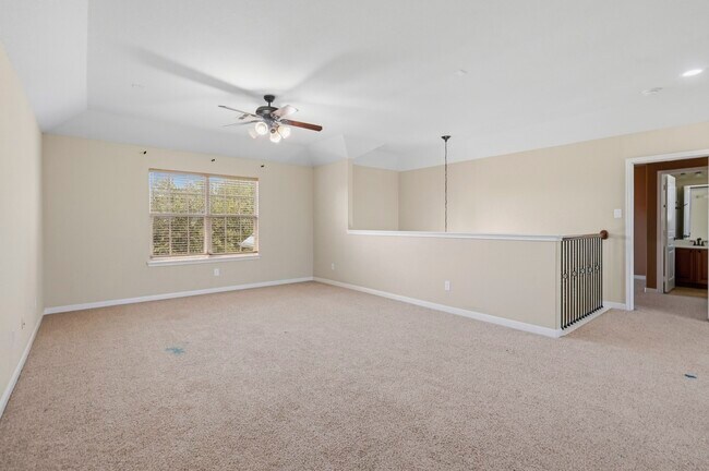 Building Photo - 25907 Foxrun Vista Dr