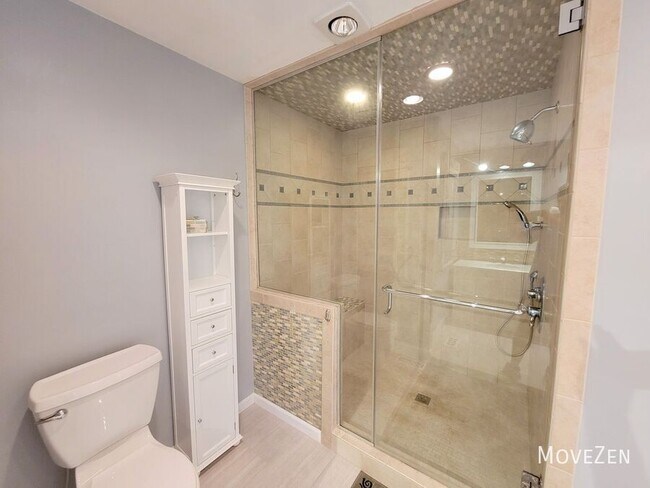 Building Photo - 6829 Greystone Dr