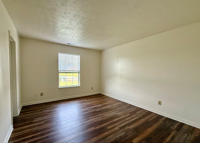 Building Photo - 320 Woodberry Dr