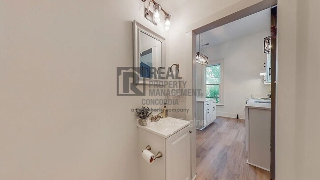 Building Photo - 112 High St