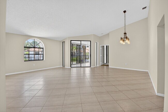 Building Photo - 5136 Floria Dr