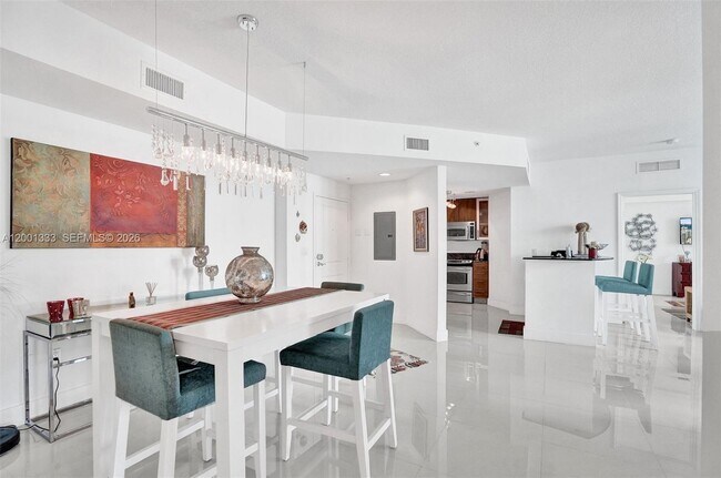 Building Photo - 7900 Harbor Island Dr