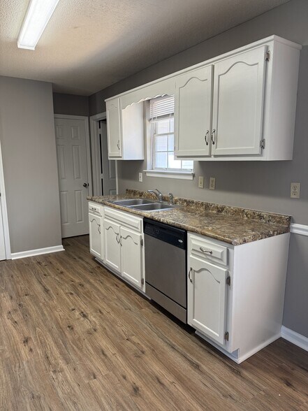 Building Photo - 8623 Leatherwood Trl