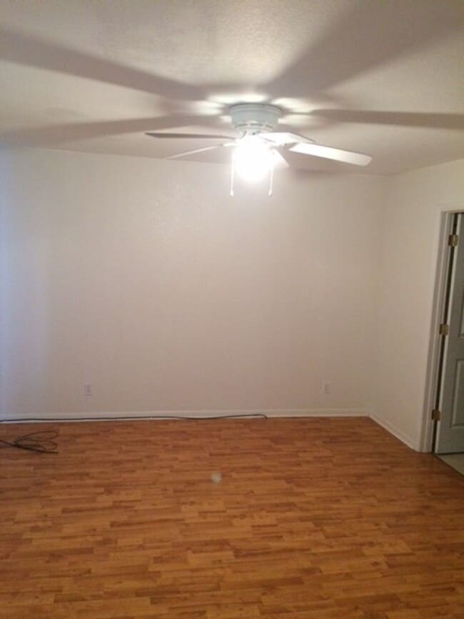 Building Photo - 5541-5547 Christopher Ct